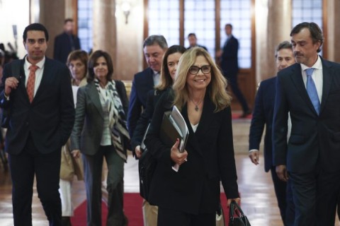 Ministra da Saúde recusa demitir-se após morte de grávida no Amadora-Sintra