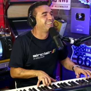 O assalto ao Louvre em música! A mão na Lisa!!!